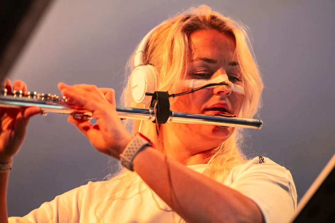 Flecistka Wave Orchestra podczas koncertu w Sopocie